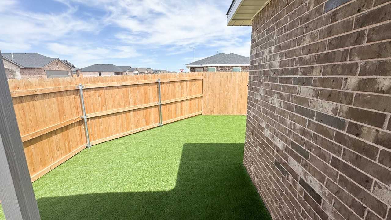 14501 Avenue R - Photo 2 of 4