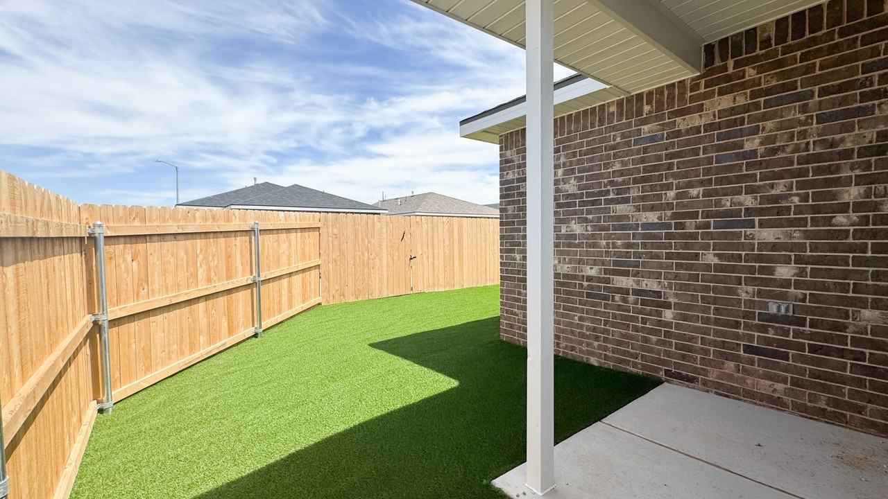 14501 Avenue R - Photo 3 of 4