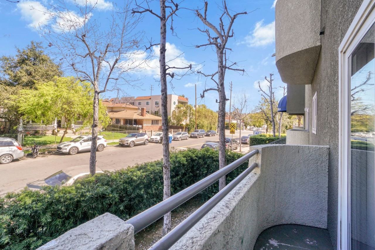 Highland Villa Apartments - Photo 4 of 14