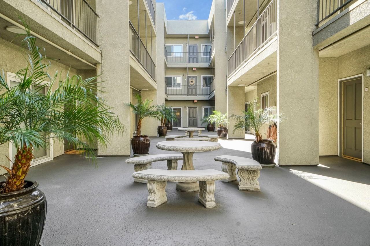 Highland Villa Apartments - Photo 6 of 14