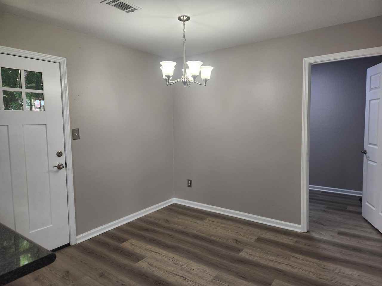 3704 Shelby Dr - Photo 3 of 10