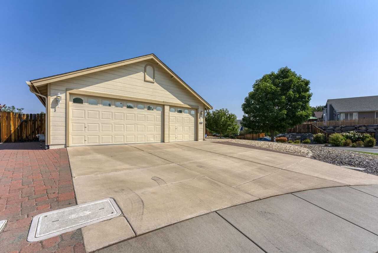 4791 Mesa Meadows Dr - Photo 4 of 47