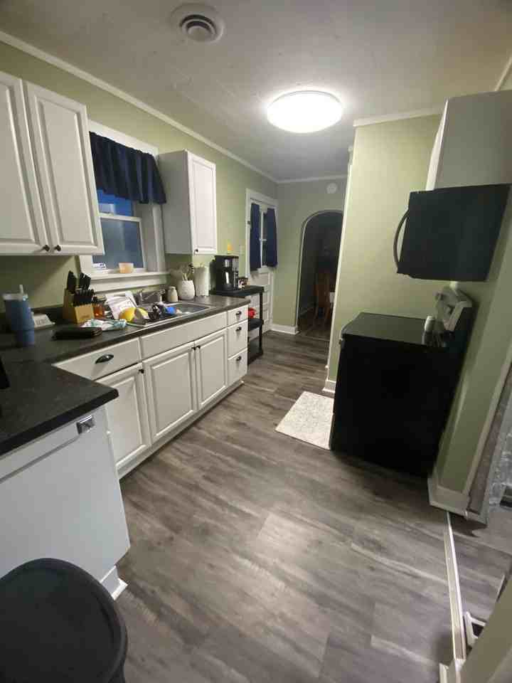 204 E Ohio St - Photo 4 of 10