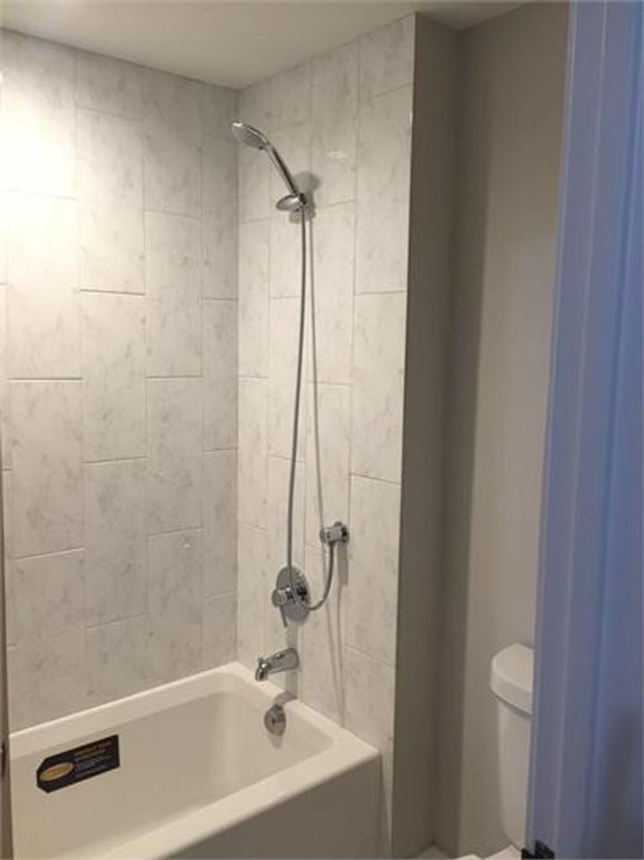 434 Clinton Pl - Photo 4 of 10