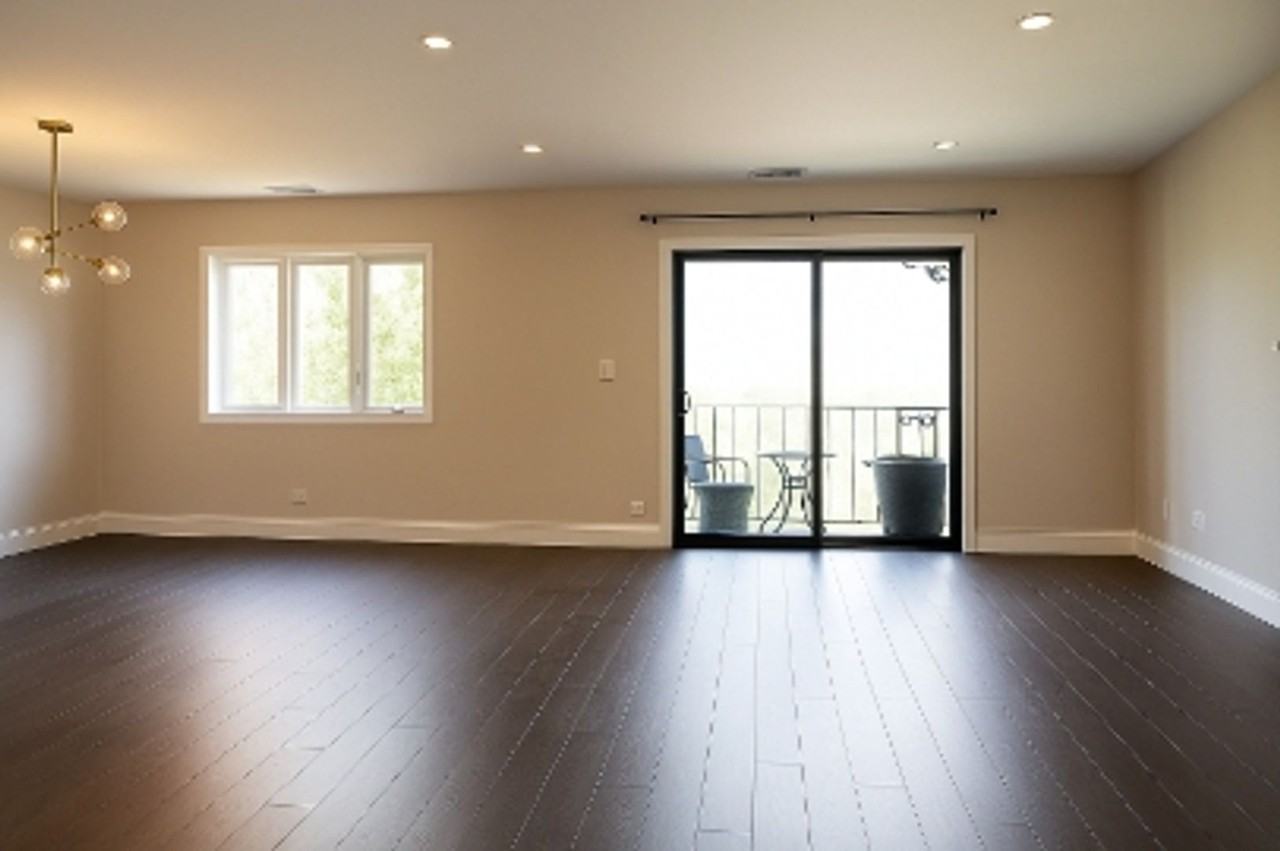 434 Clinton Pl - Photo 5 of 10