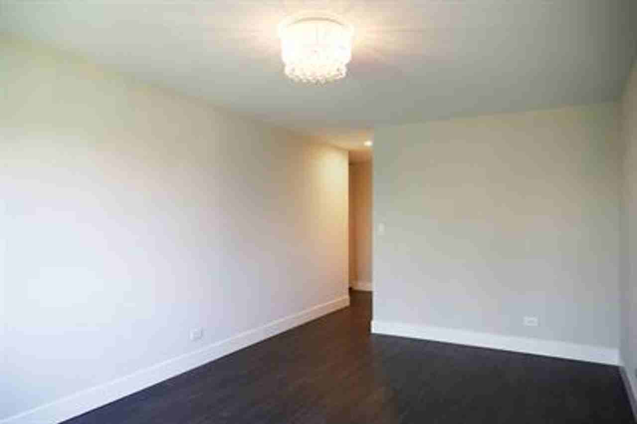 434 Clinton Pl - Photo 7 of 10