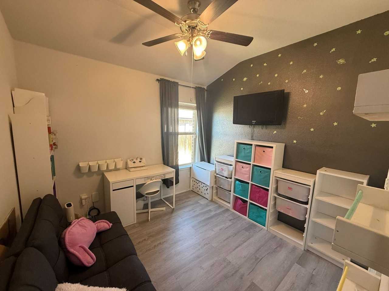 2518 Cortona St - Photo 7 of 15