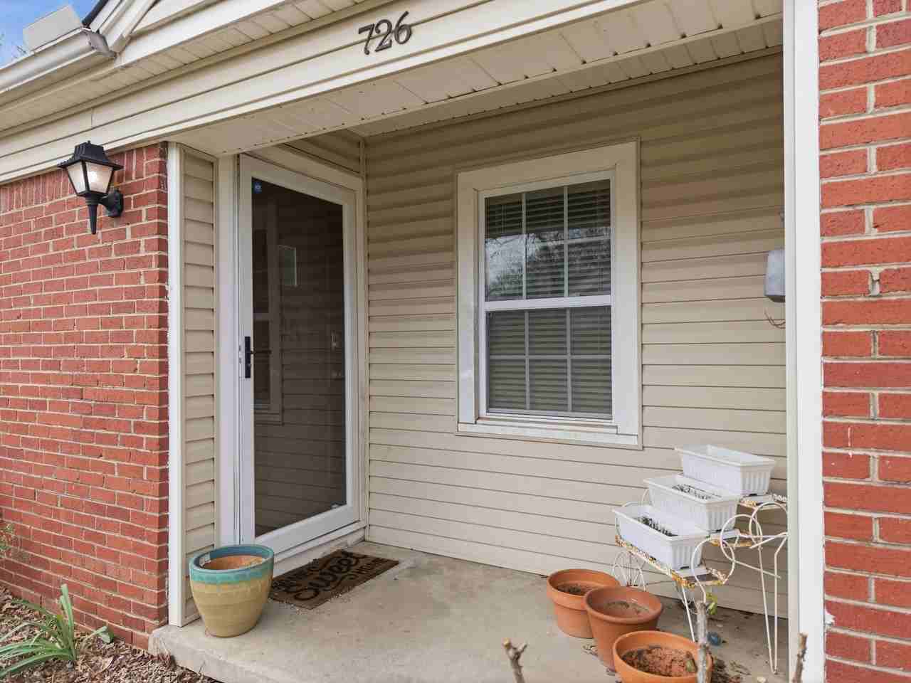 726 S Marion Ave - Photo 3 of 28