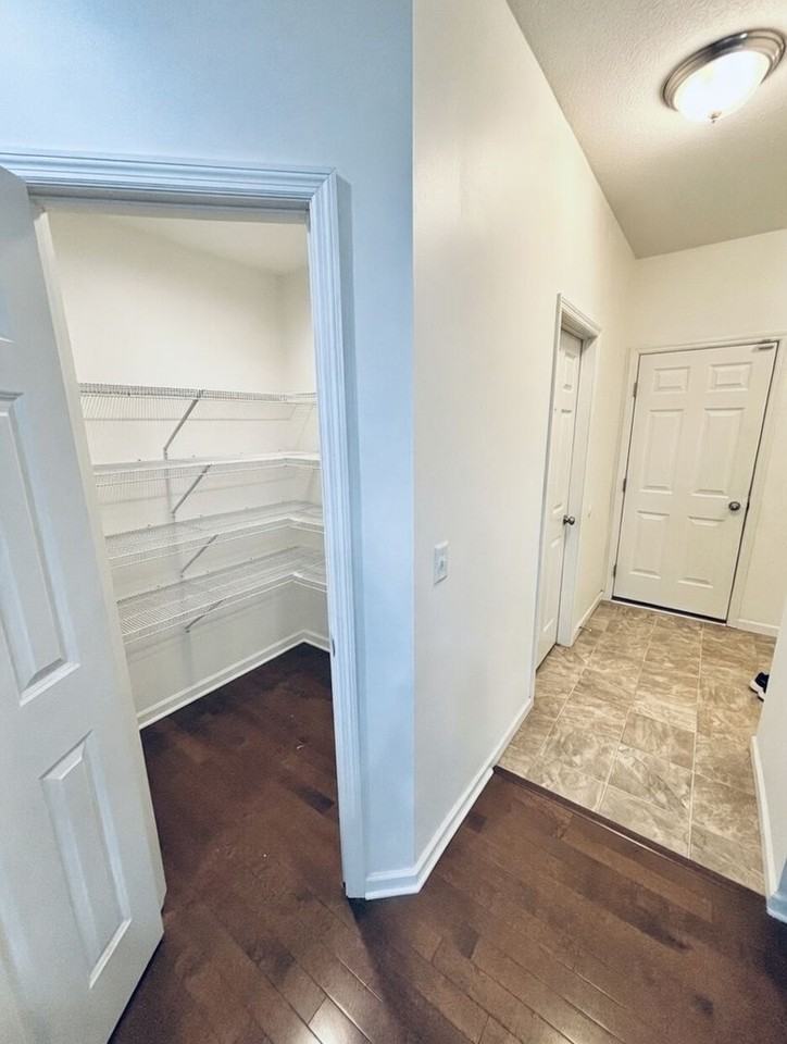 2051 Summerhill Cir - Photo 4 of 32