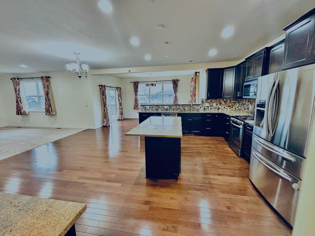 2051 Summerhill Cir - Photo 5 of 32