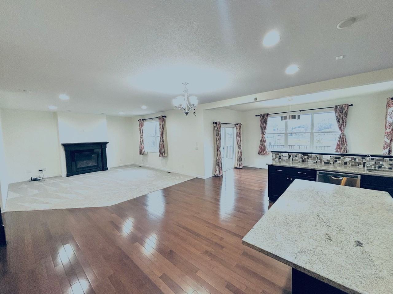 2051 Summerhill Cir - Photo 6 of 32