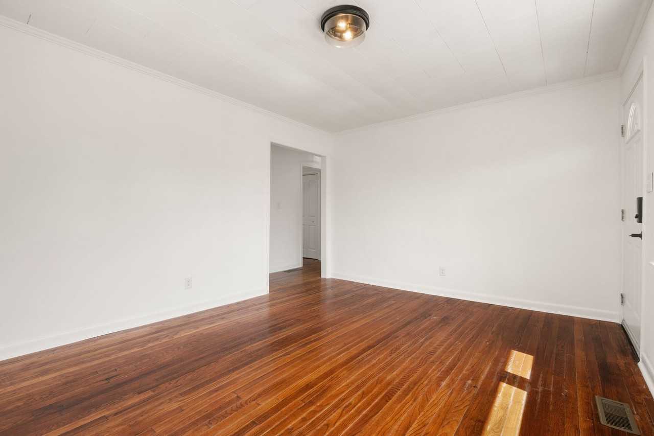 405 Moline St - Photo 5 of 18