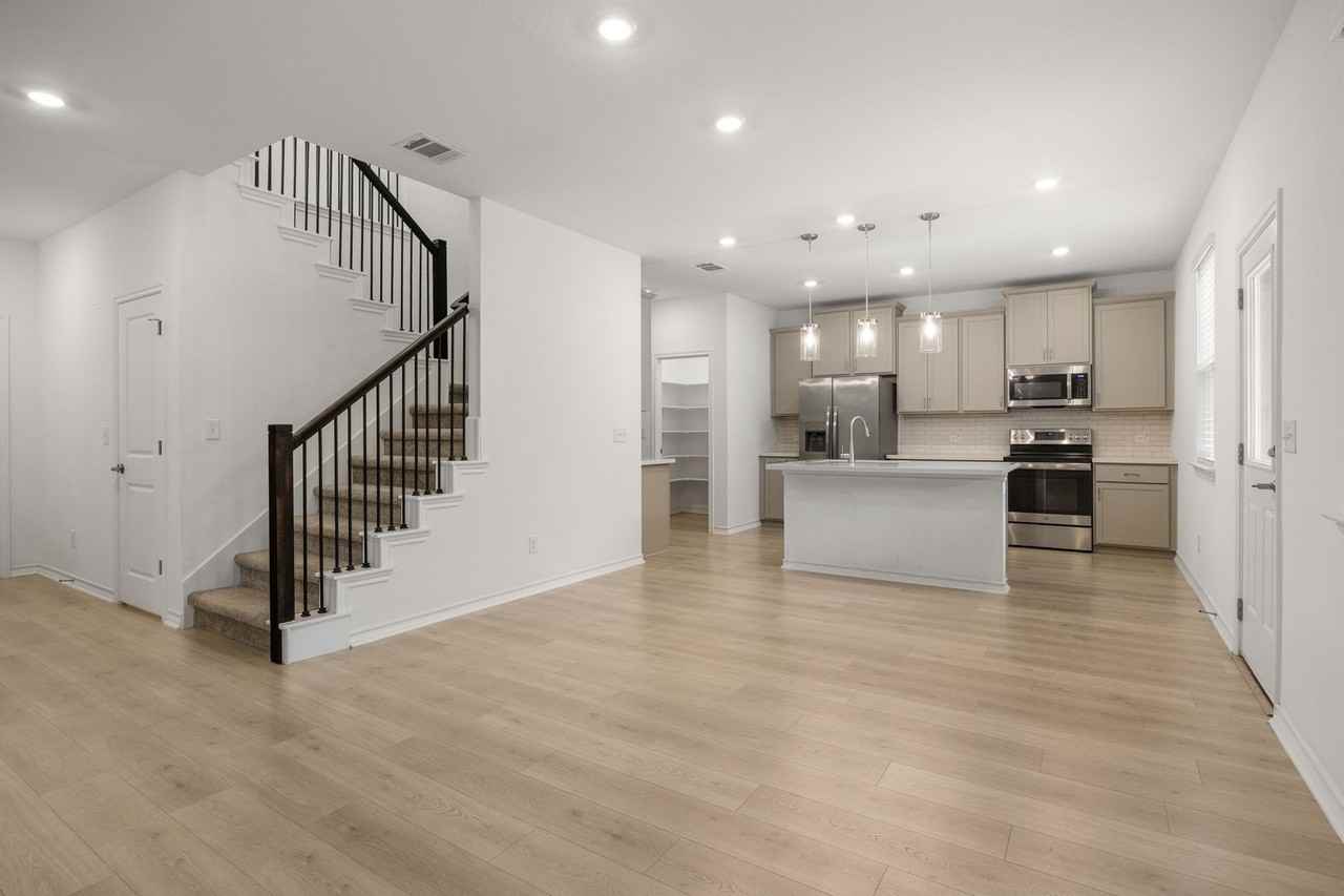 301 Quarry Rock Cv - Photo 2 of 17