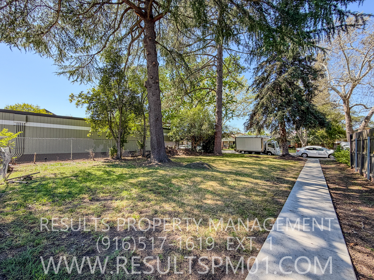 133 Clinton Ave - Photo 4 of 22