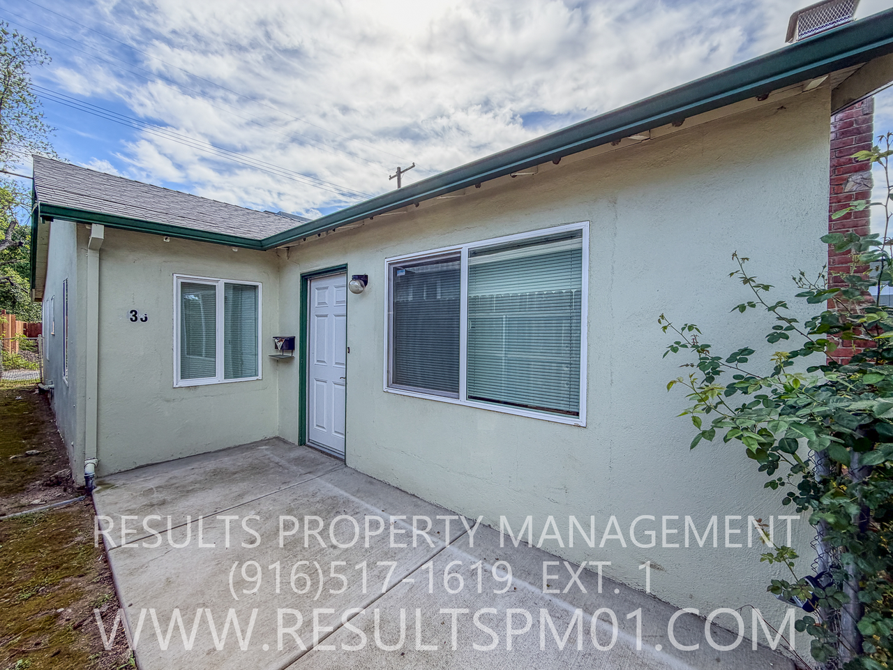 133 Clinton Ave - Photo 6 of 22