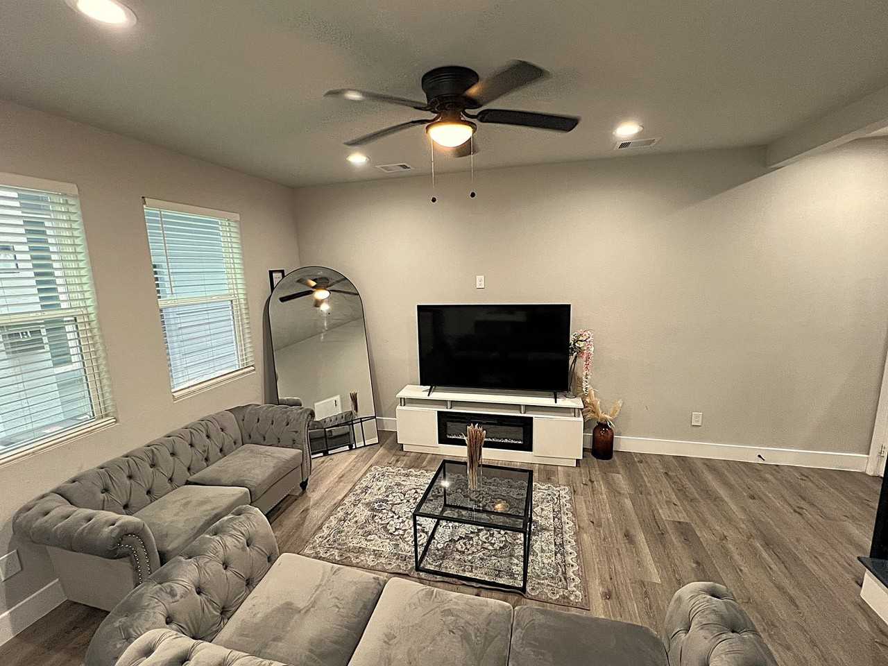 19106 Sears Dr #B - Photo 6 of 39