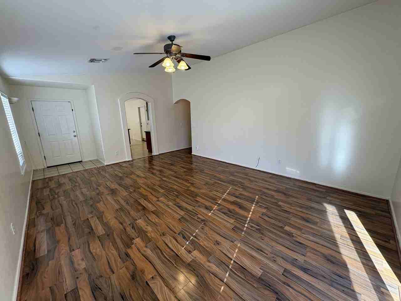 10436 E Vashon St - Photo 4 of 31