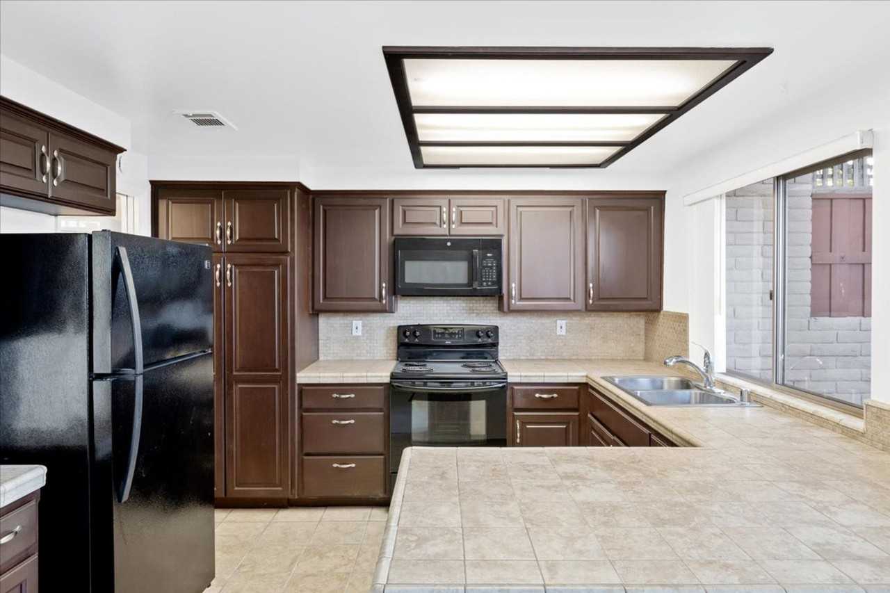 831 E 3rd Ave #19 - Photo 5 of 24