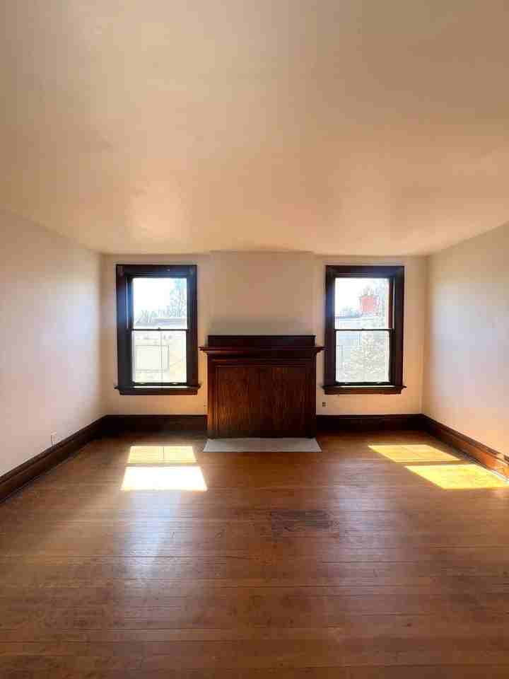 196 Miller Ave - Photo 5 of 23