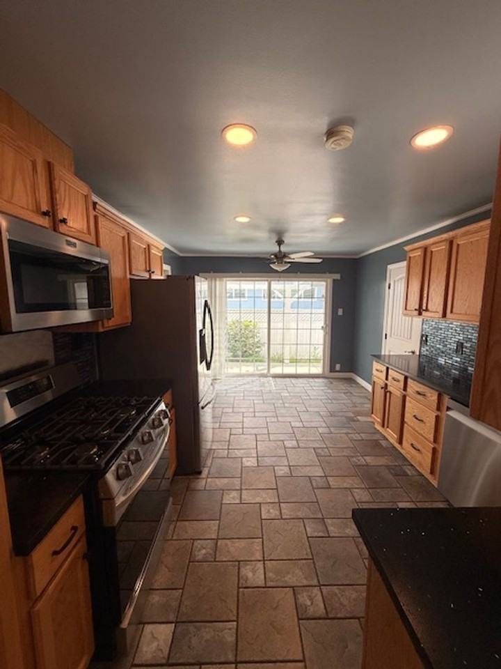2617 Pearson Ave - Photo 3 of 23