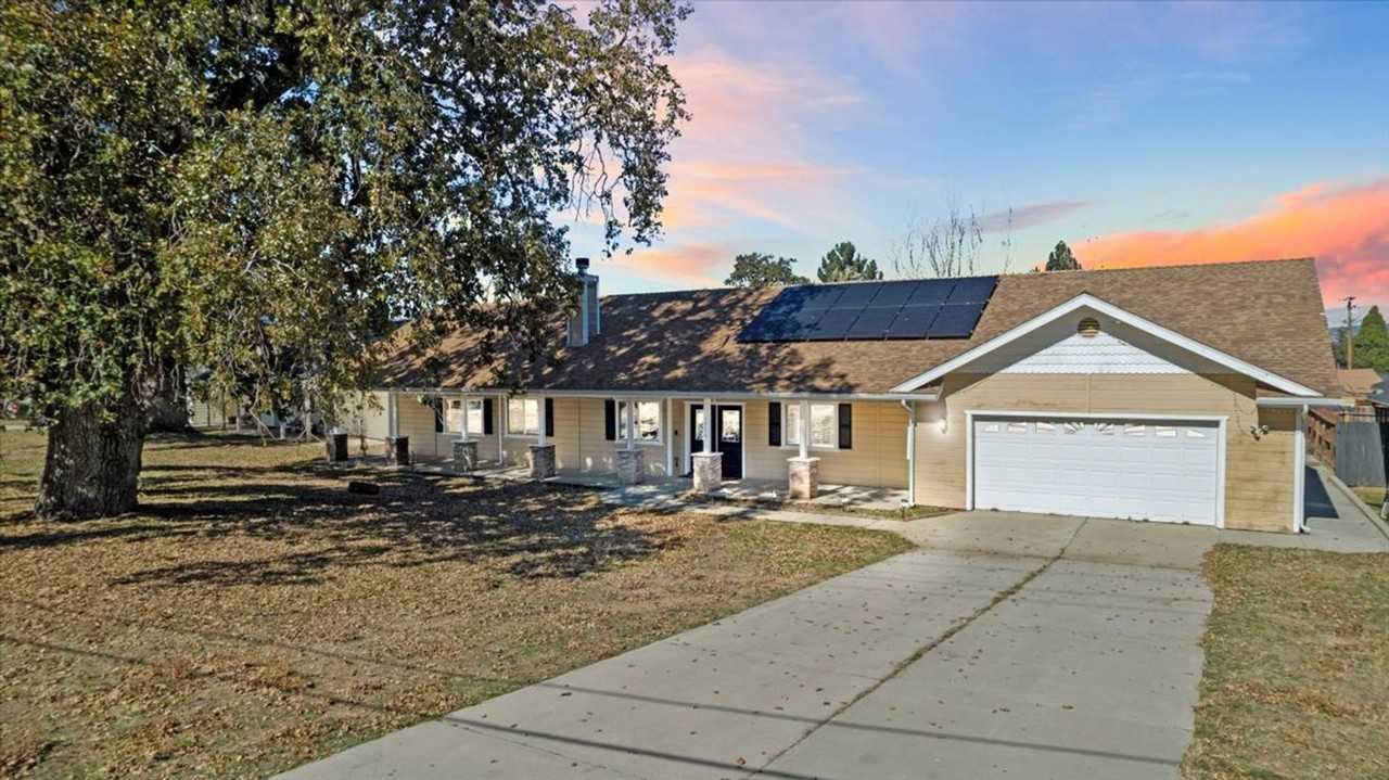 17161 Bold Venture Dr - Photo 4 of 44