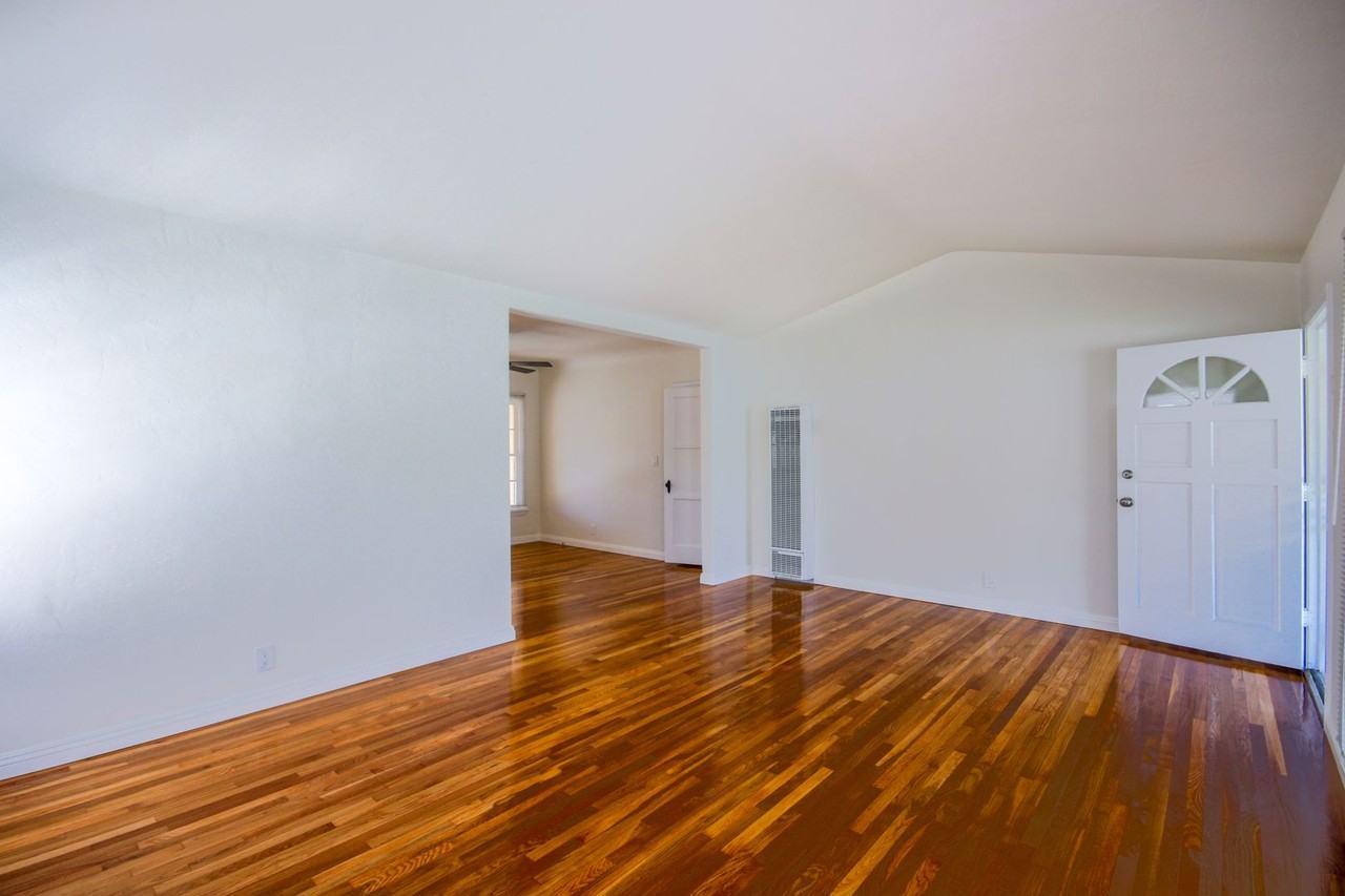 1040 W Almond Ave - Photo 7 of 38