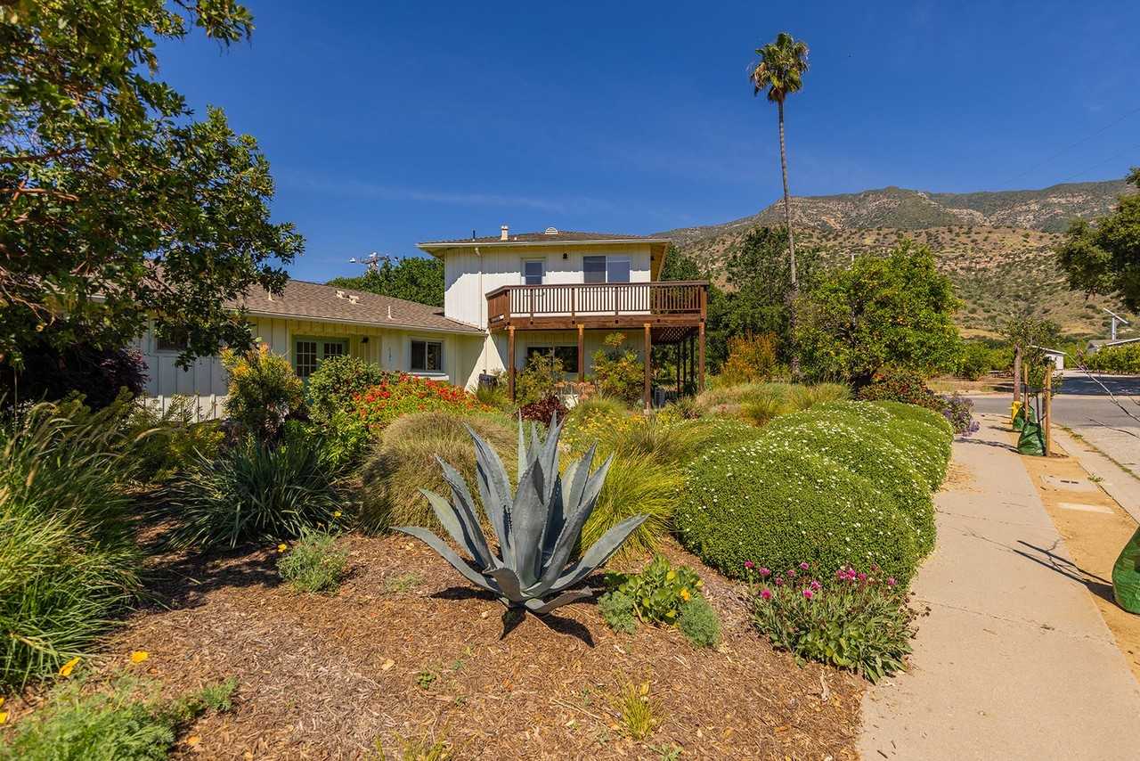 1121 Mercer Ave - Photo 2 of 21