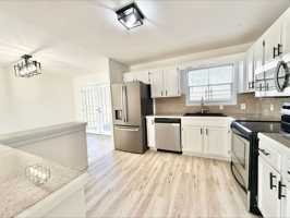 featured image of 6 Brookside Cir