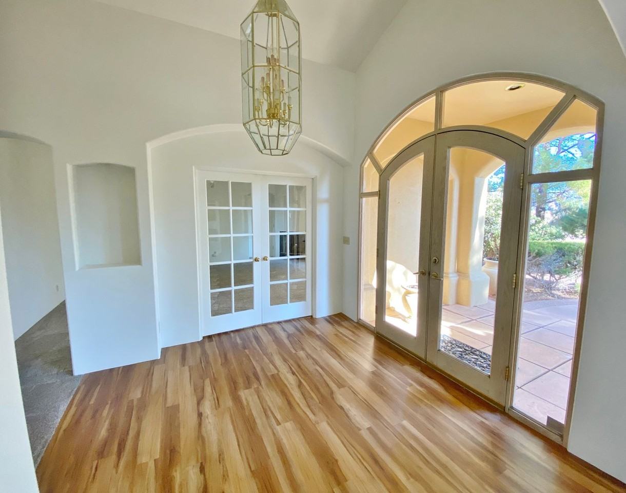 115 Linda Vis - Photo 3 of 33