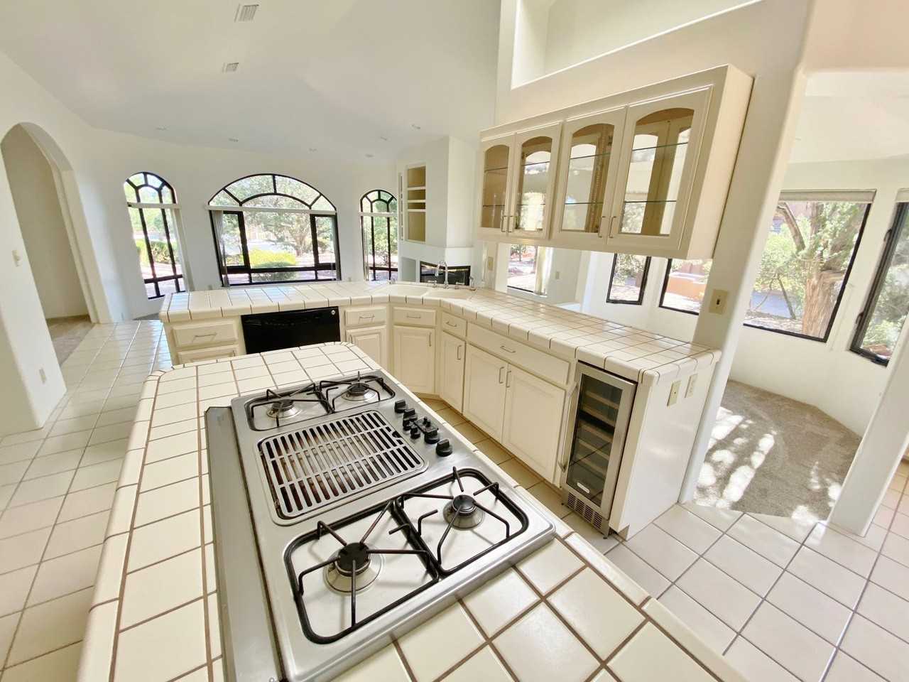 115 Linda Vis - Photo 6 of 33