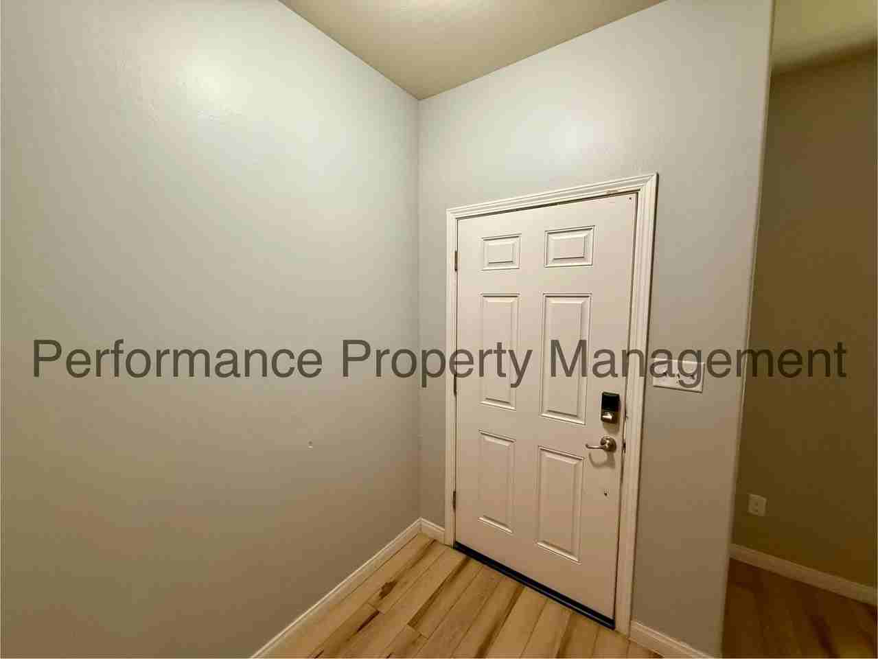 9008 Jacob St - Photo 2 of 20