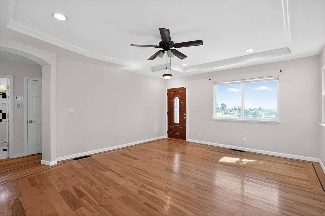 2230 Sol St - Photo 6 of 24