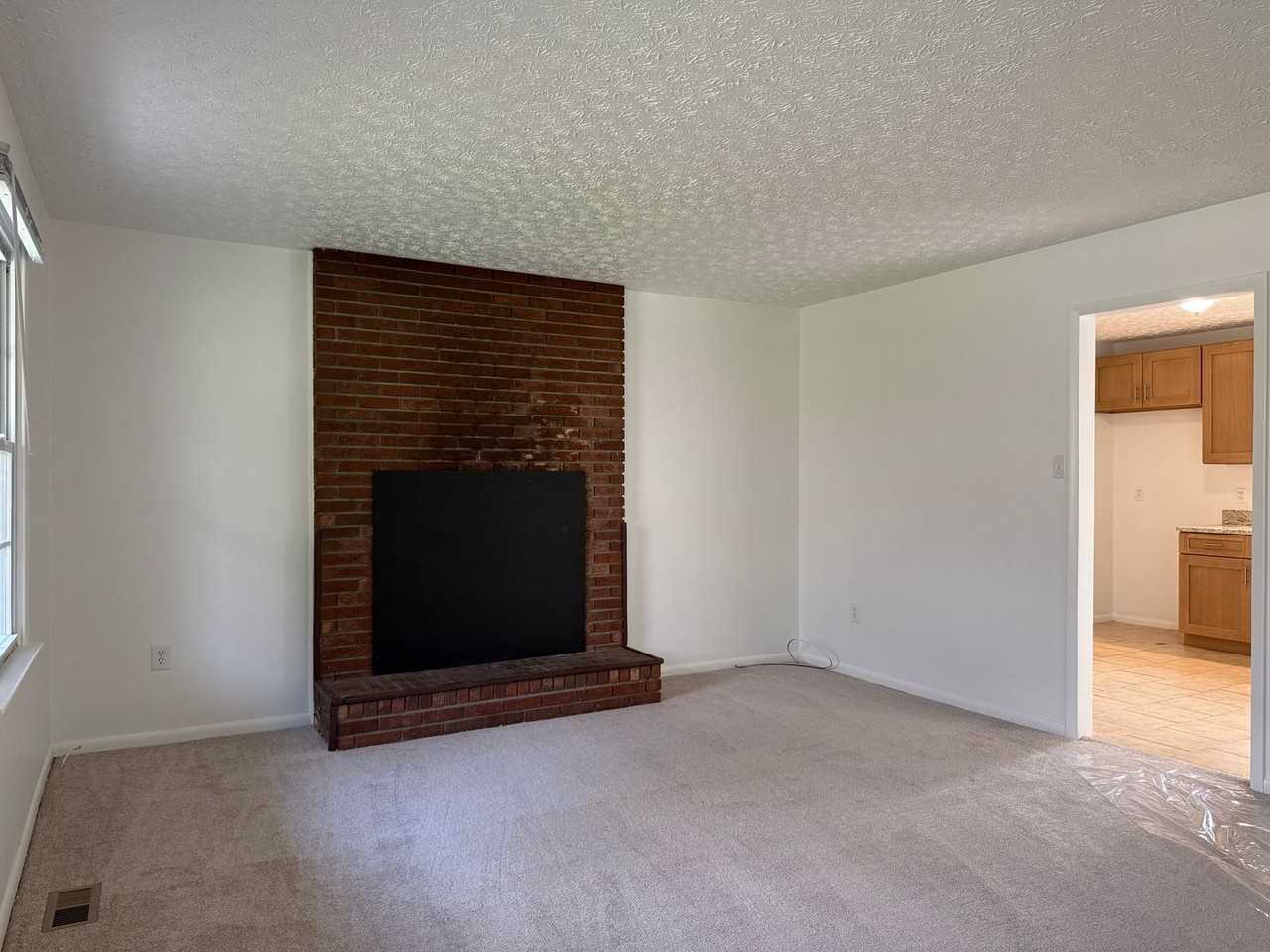 34 Fortune St - Photo 5 of 30