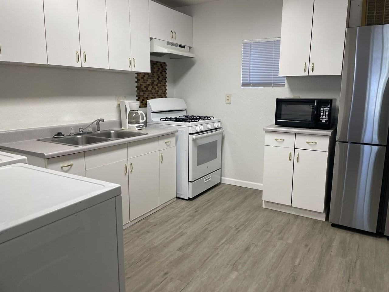 741 S Allen St - Photo 7 of 24