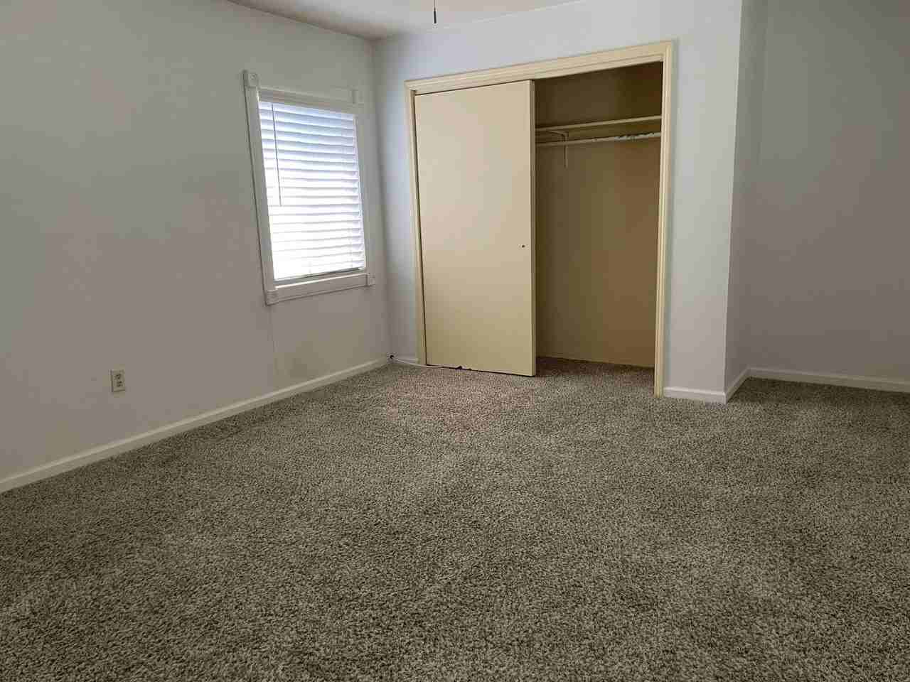 741 S Allen St - Photo 4 of 10