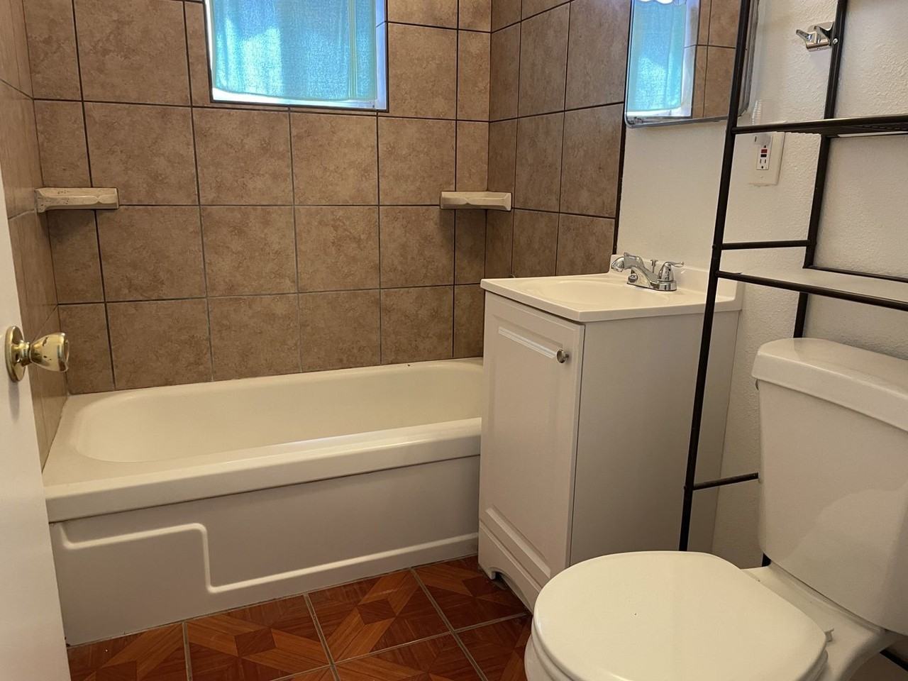 741 S Allen St - Photo 6 of 10