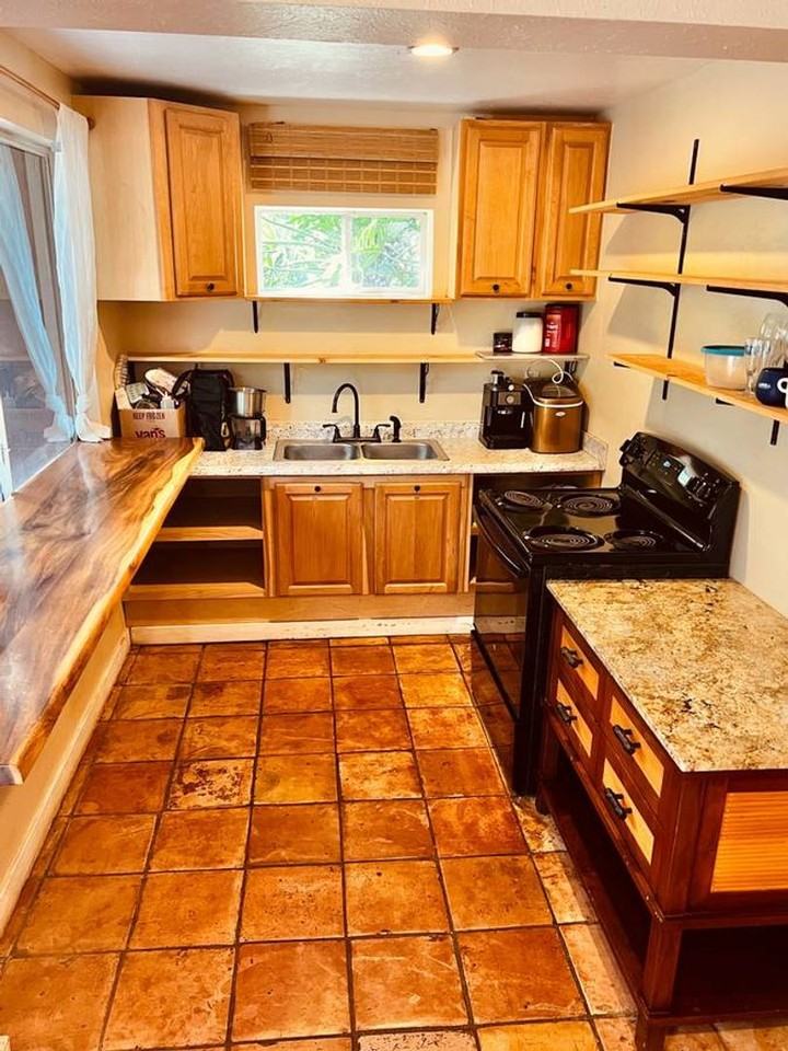 1073 Nanihoku Pl - Photo 3 of 14