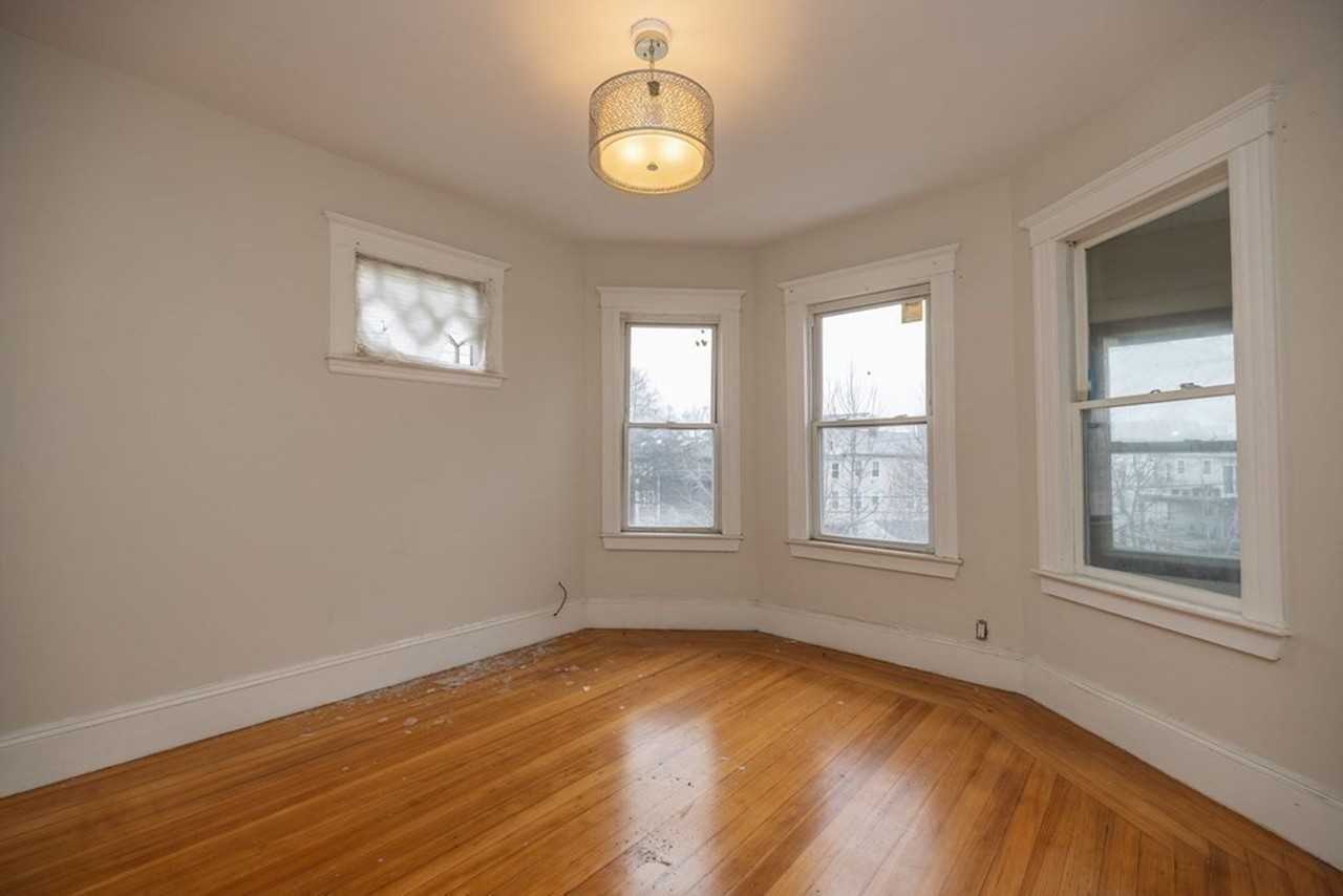 339 Allston St - Photo 3 of 22