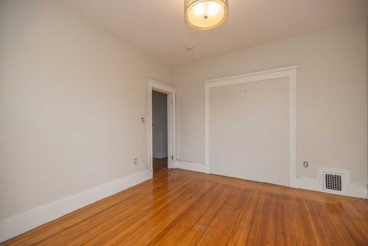 339 Allston St - Photo 7 of 22