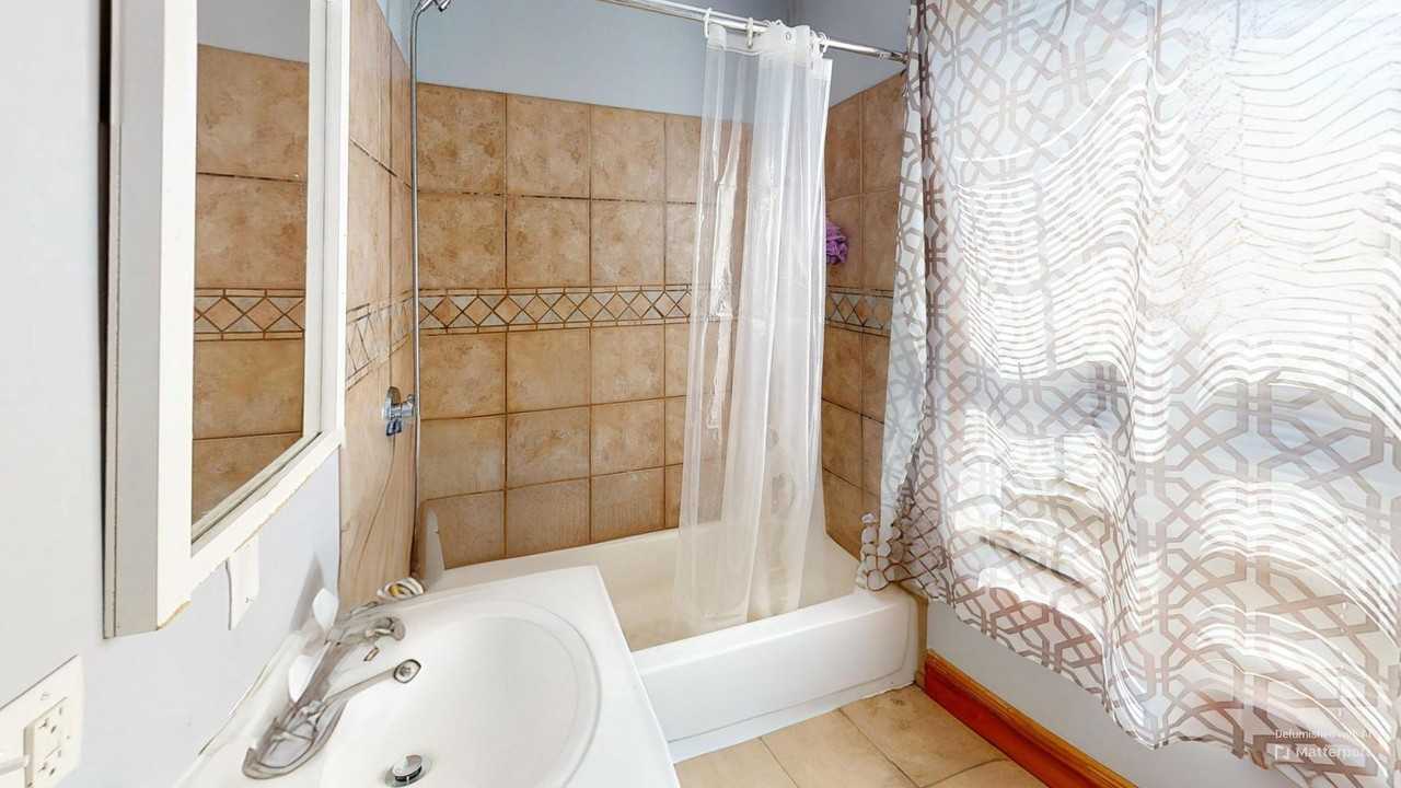 42 Alpine St - Photo 4 of 15