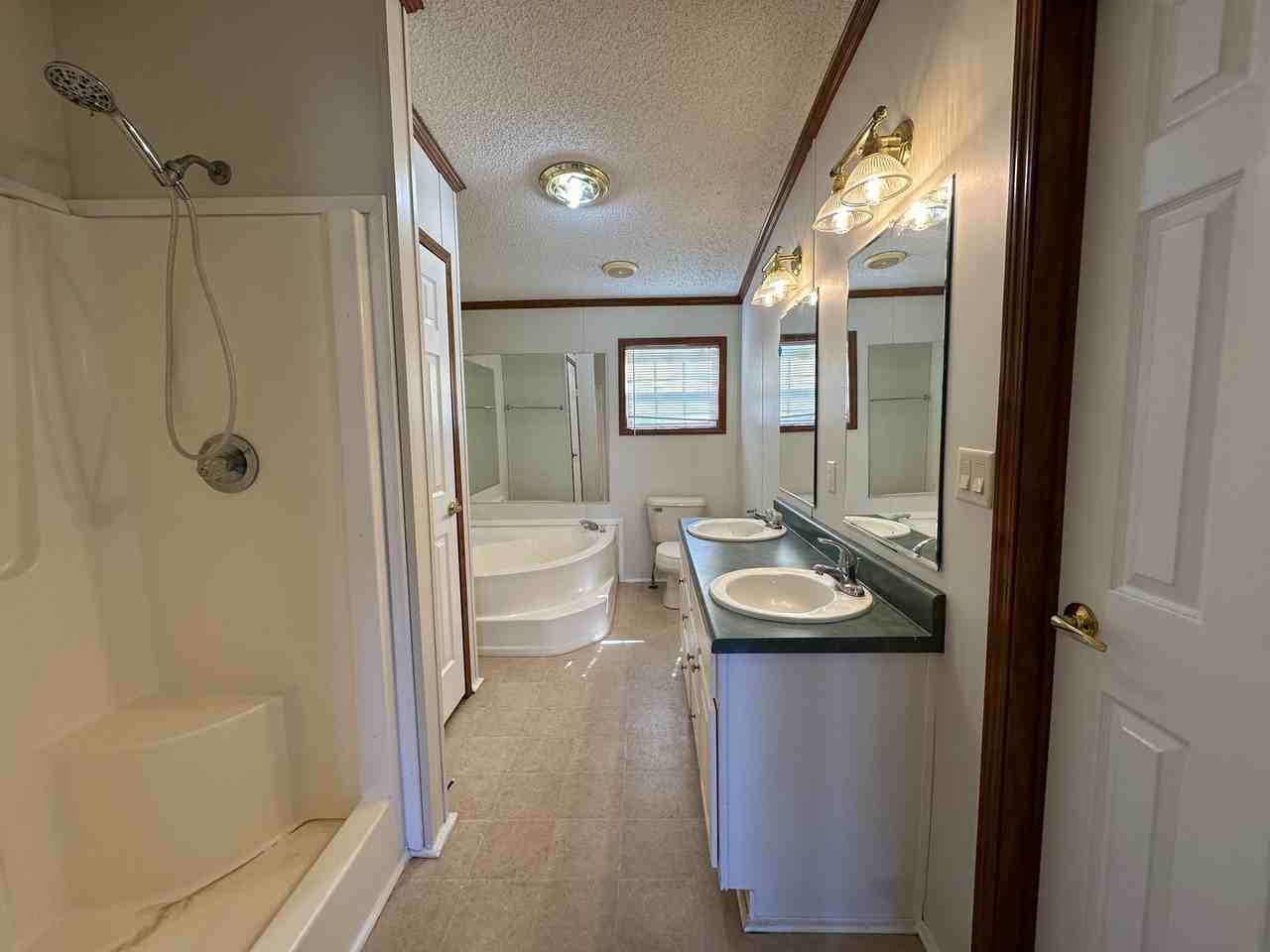 540 Meadstown Rd - Photo 5 of 10