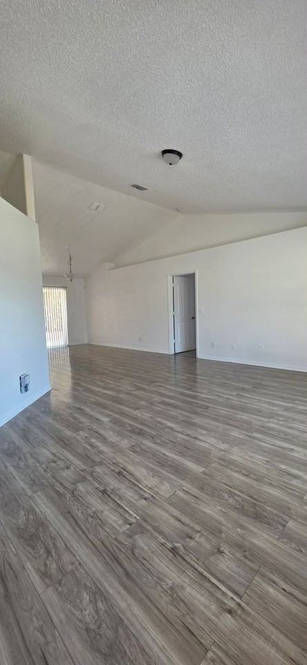 2066 De Carlo Ave - Photo 2 of 23