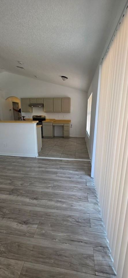 2066 De Carlo Ave - Photo 7 of 23