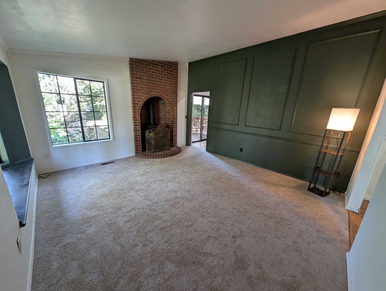 781 Ne Woods Pl - Photo 4 of 30