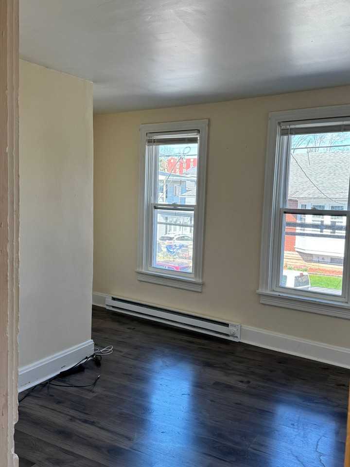 301 N Catherine St - Photo 7 of 50