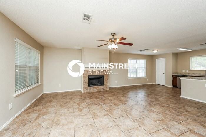 3332 Knollcrest Ln - Photo 4 of 17