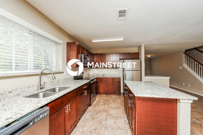 3332 Knollcrest Ln - Photo 6 of 17