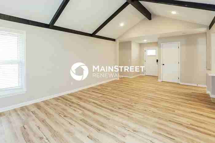 8702 Linda Ln - Photo 4 of 18