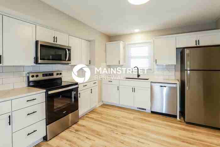 8702 Linda Ln - Photo 5 of 18