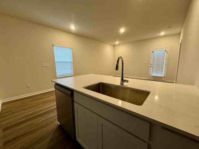 3240 Cool Springs Ave Sw - Photo 7 of 26